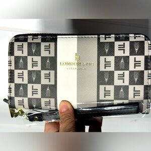London Fog Wallet/Wristlet.  Will fit iPhone Max